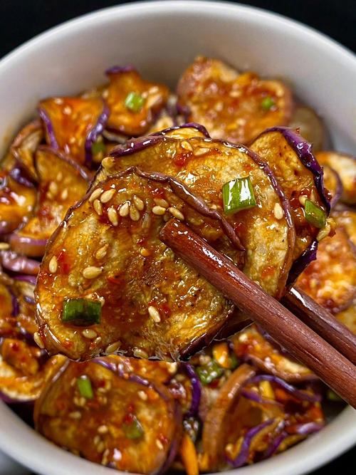 凉拌茄子的做法(茄子怎么样做好吃又简单做法)