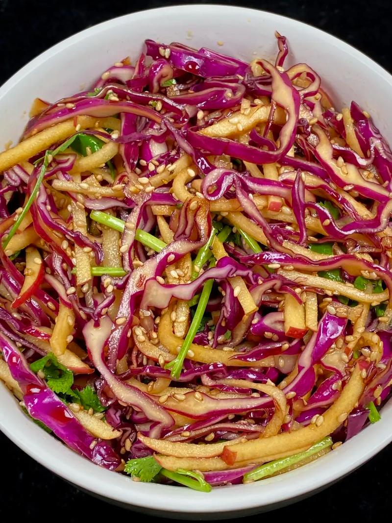 紫甘蓝的做法大全(紫甘蓝的做法大全家常打粥怎么做)