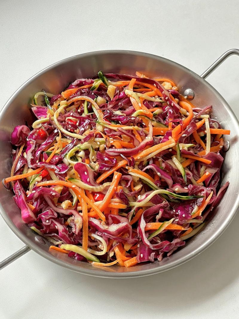 紫甘蓝的做法大全(紫甘蓝的做法大全家常打粥怎么做)