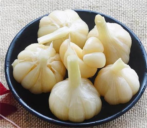 糖蒜的做法(糖蒜的做法和配方的全过程)