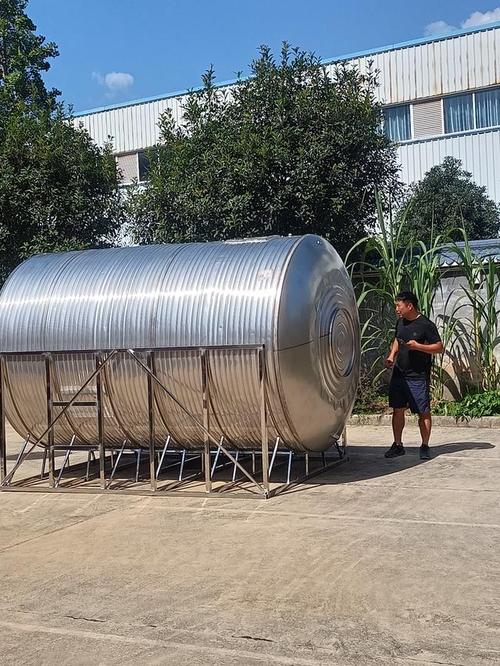 家用不锈钢水塔(家用不锈钢水塔怎么清洗)