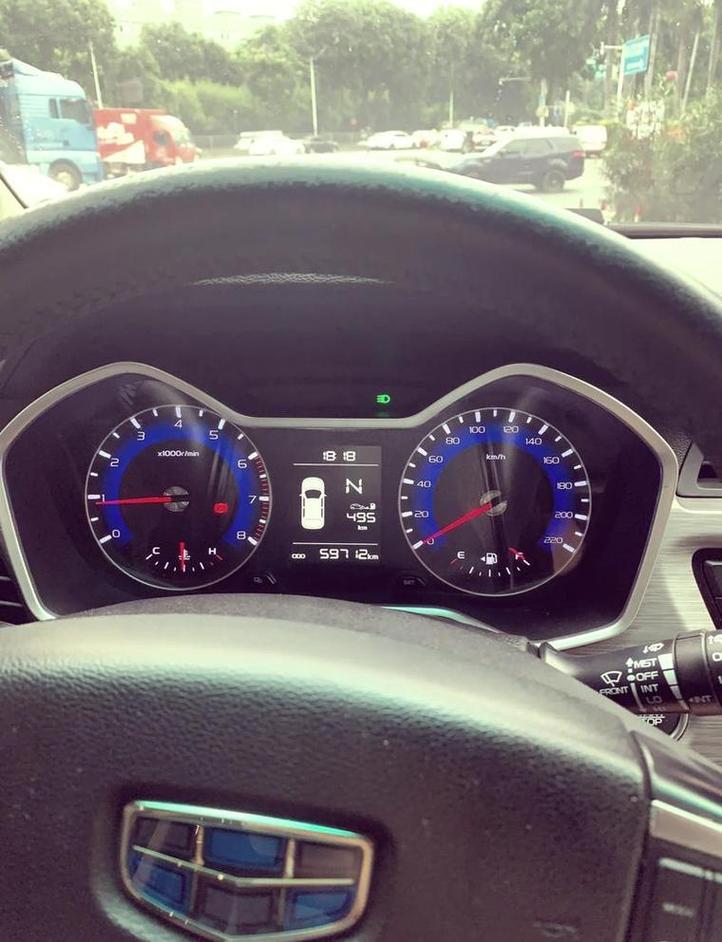 吉利汽车远景(吉利汽车远景X3仪表盘)